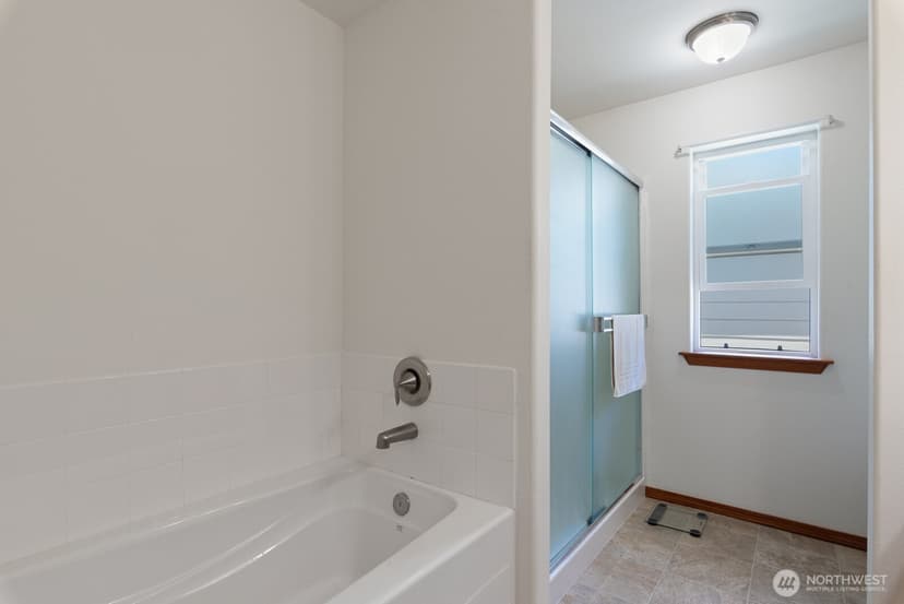Property photo for 509 E Division Street #A, Arlington photo 14