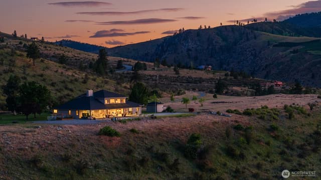 Property photo for 450 Hawks Meadow Road, Chelan photo 3