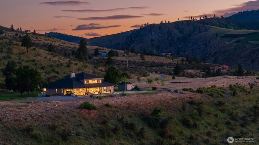 Property photo for 450 Hawks Meadow Road, Chelan photo 3