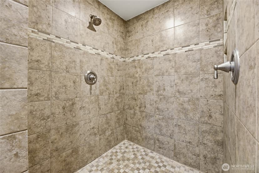 Property photo for 6911 Vandermark Road E, Bonney Lake photo 24