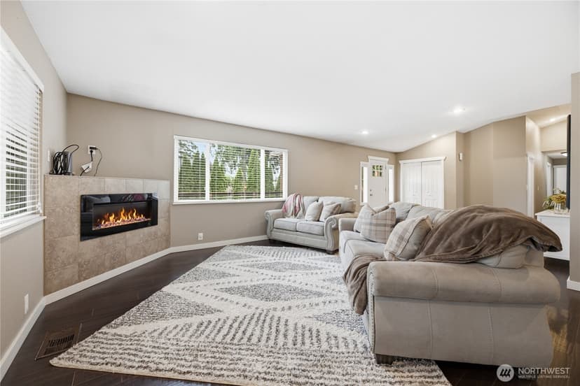 Property photo for 6911 Vandermark Road E, Bonney Lake photo 8