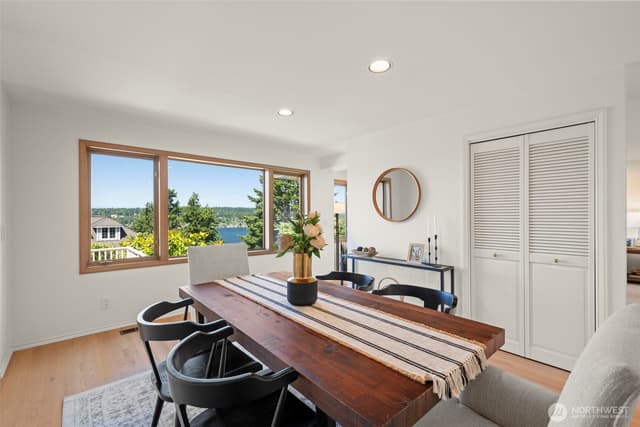 Property photo for 6121 NE 152nd Street, Kenmore photo 4