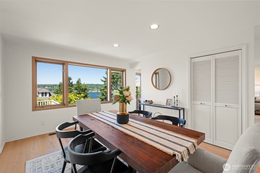 Property photo for 6121 NE 152nd Street, Kenmore photo 4