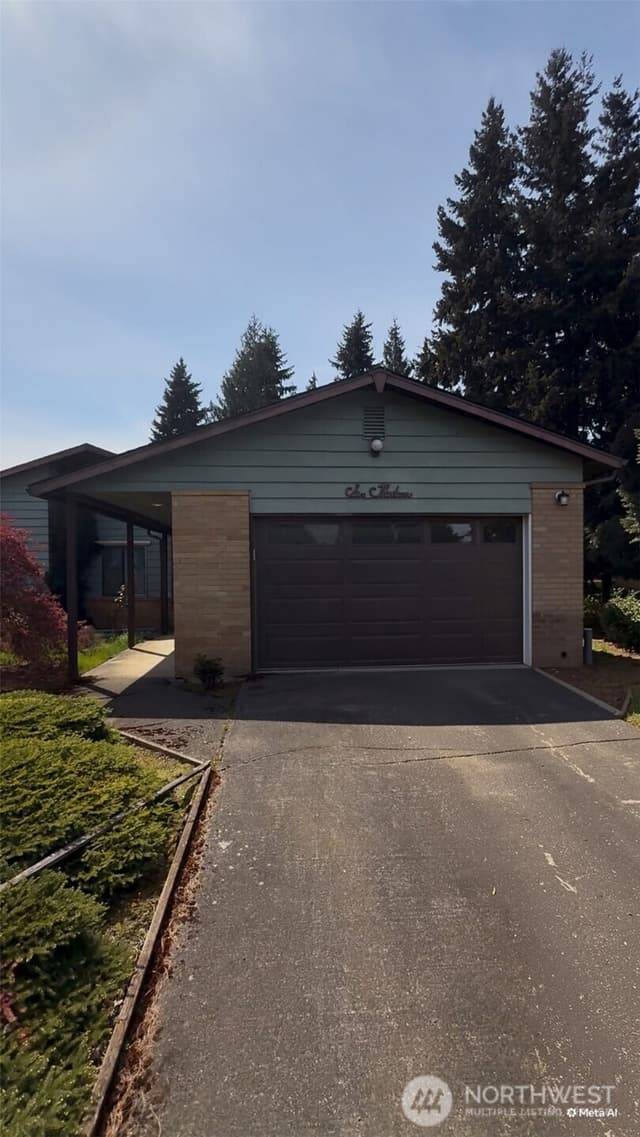 Property photo for 613 S 189th Street, Seattle