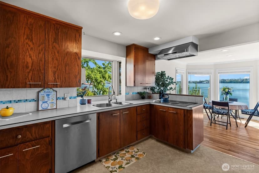 Property photo for 508 Klapache Avenue NE, Tacoma photo 10