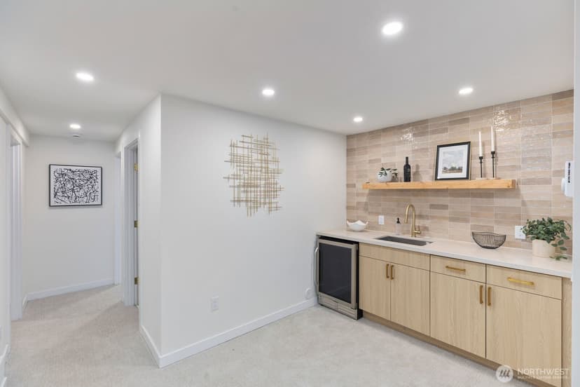 Property photo for 8216 Interlake Avenue N, Seattle photo 18