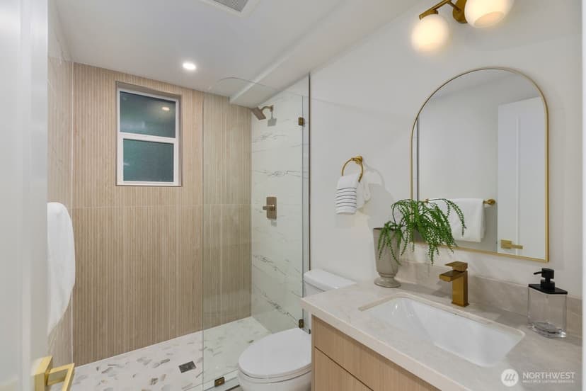 Property photo for 8216 Interlake Avenue N, Seattle photo 20