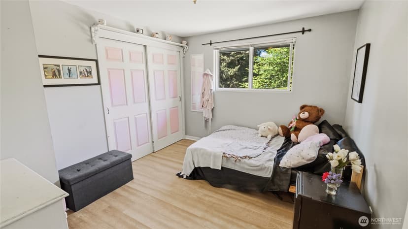 Property photo for 18427 Homeview Drive, Edmonds photo 19