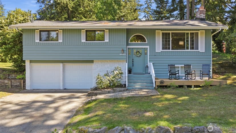 Property photo for 18427 Homeview Drive, Edmonds photo 2
