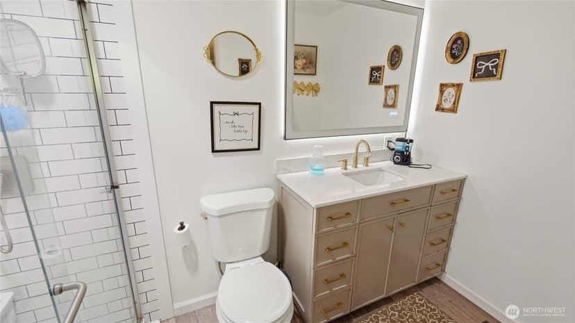 Property photo for 18427 Homeview Drive, Edmonds photo 16