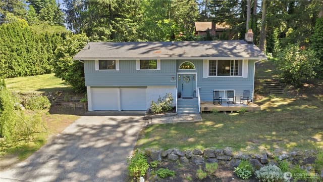 Property photo for 18427 Homeview Drive, Edmonds photo 3