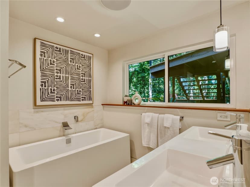 Property photo for 17128 2nd Avenue SW, Normandy Park photo 26