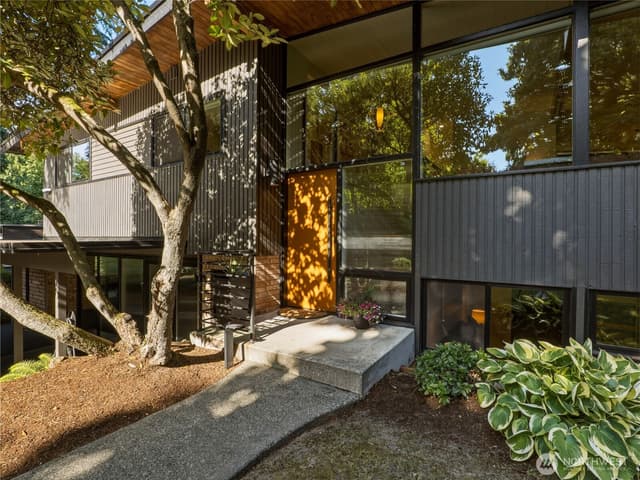 Property photo for 17128 2nd Avenue SW, Normandy Park photo 2
