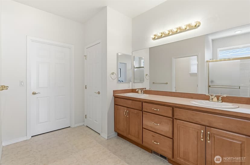 Property photo for 11708 238th Place NE, Redmond photo 22