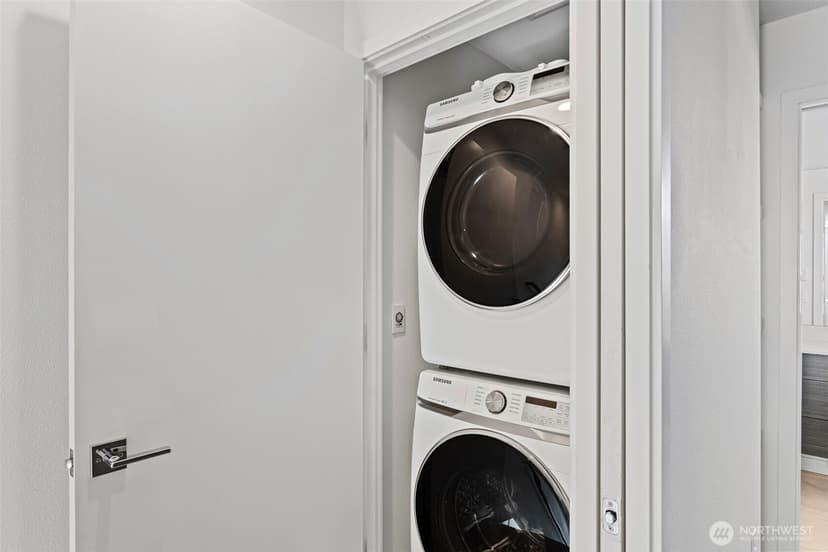 Property photo for 604 NW 77th Street #D, Seattle photo 21