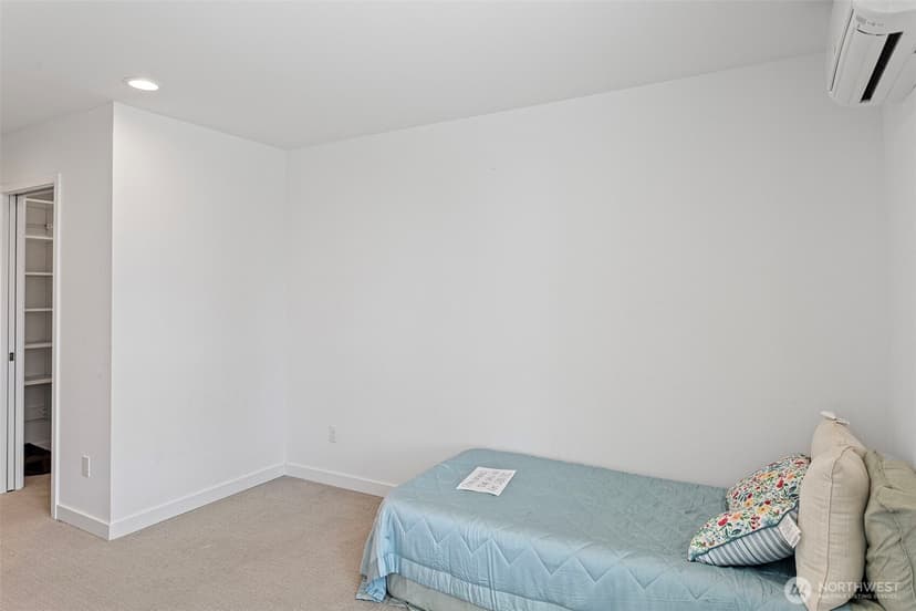 Property photo for 604 NW 77th Street #D, Seattle photo 24