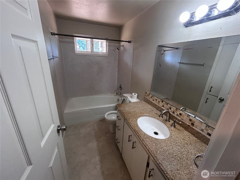 Property photo for 3001 120th Place SE, Everett photo 13