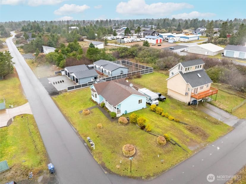 Property photo for 952 Wawona Avenue SE, Ocean Shores photo 31