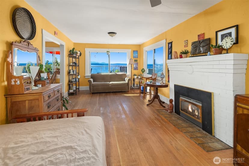 Property photo for 2115 Bonair Drive SW, Seattle photo 3
