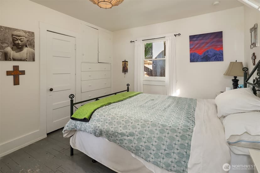 Property photo for 2115 Bonair Drive SW, Seattle photo 14
