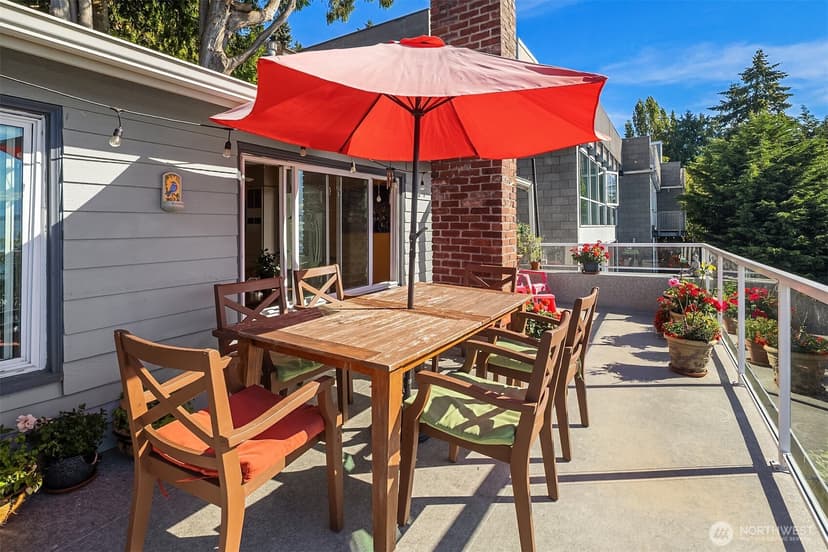 Property photo for 2115 Bonair Drive SW, Seattle photo 13