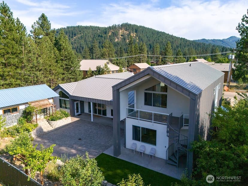 Property photo for 820 Cedar Street, Leavenworth photo 9