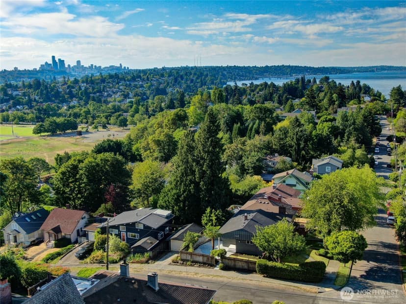 Property photo for 4631 48th Avenue S, Seattle photo 6
