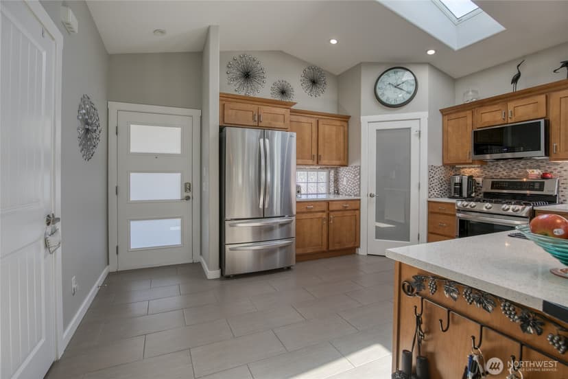 Property photo for 760 Plover Court SE, Ocean Shores photo 7