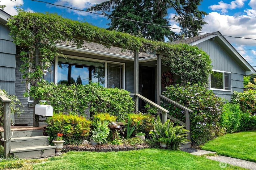 Property photo for 4854 47th Avenue SW, Seattle photo 4