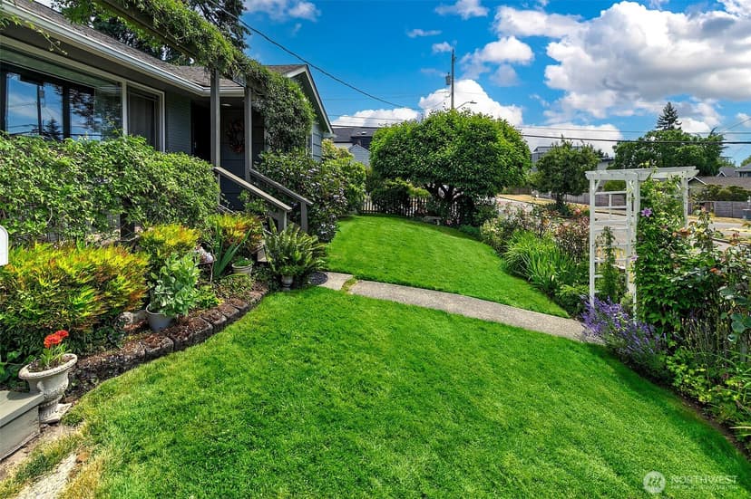 Property photo for 4854 47th Avenue SW, Seattle photo 3