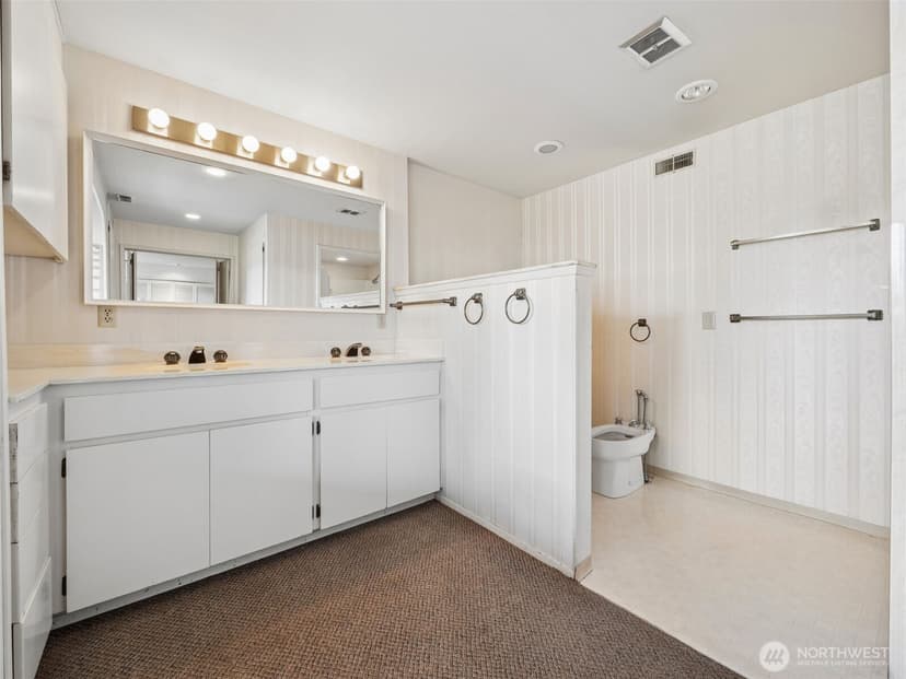 Property photo for 11122 46th Street E, Edgewood photo 12