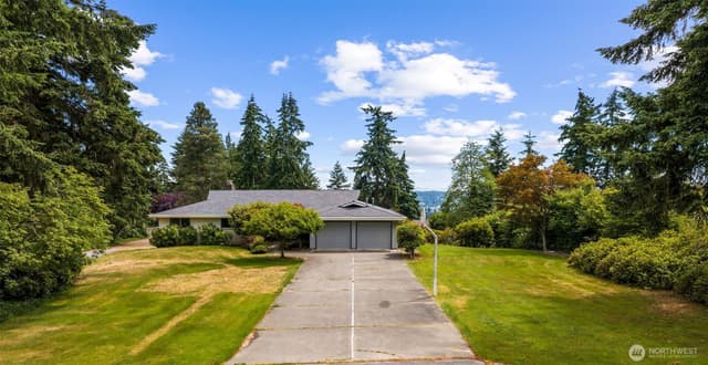 Property photo for 11122 46th Street E, Edgewood