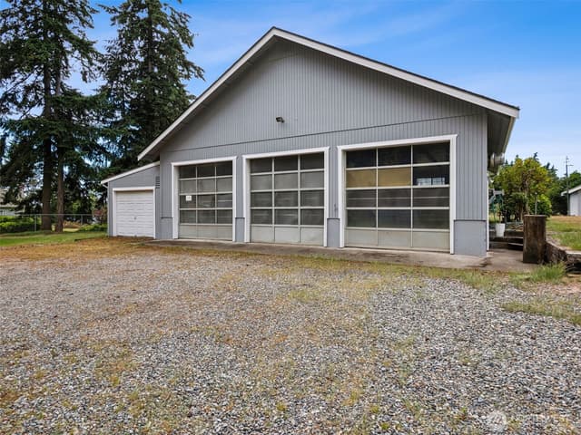 Property photo for 11122 46th Street E, Edgewood photo 2