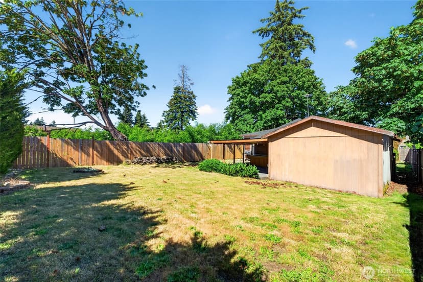 Property photo for 10920 47th Avenue SW, Lakewood photo 21