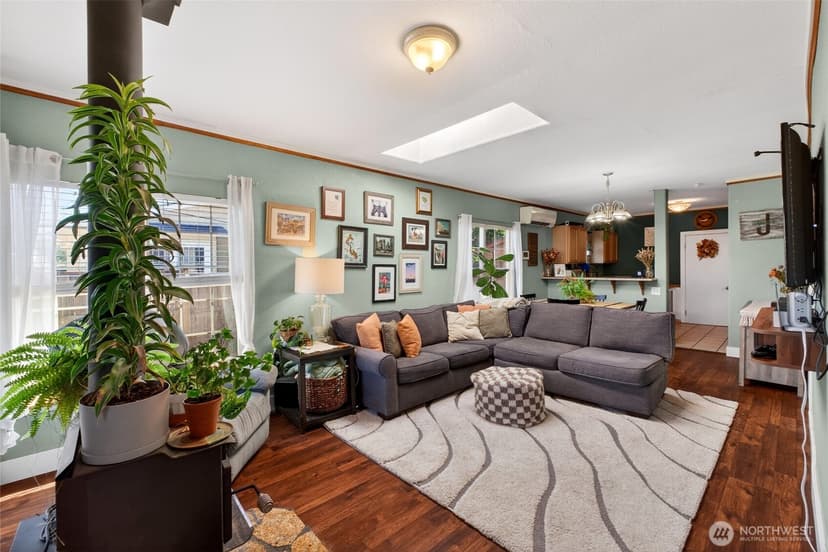 Property photo for 10920 47th Avenue SW, Lakewood photo 4