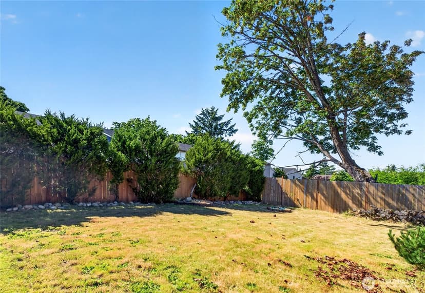 Property photo for 10920 47th Avenue SW, Lakewood photo 22