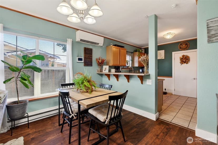 Property photo for 10920 47th Avenue SW, Lakewood photo 8