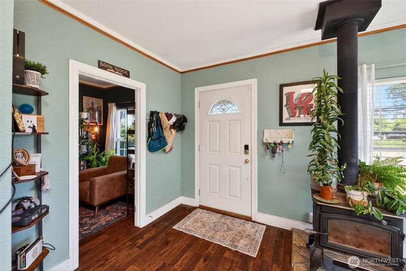Property photo for 10920 47th Avenue SW, Lakewood photo 5