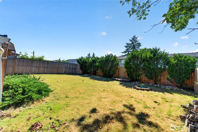 Property photo for 10920 47th Avenue SW, Lakewood photo 20