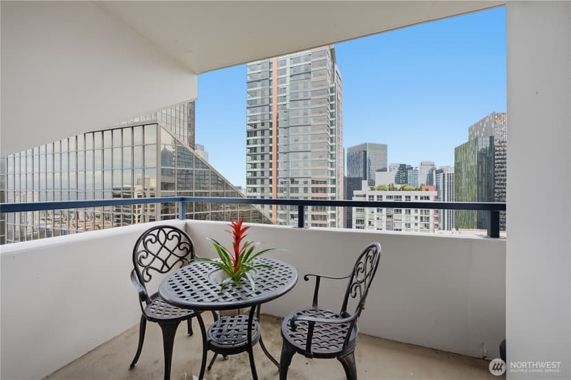 Property photo for 2100 3rd Avenue #2604, Seattle photo 12