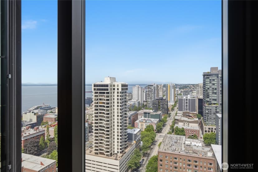 Property photo for 2100 3rd Avenue #2604, Seattle photo 2