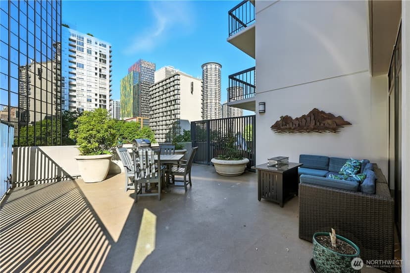 Property photo for 2100 3rd Avenue #2604, Seattle photo 24