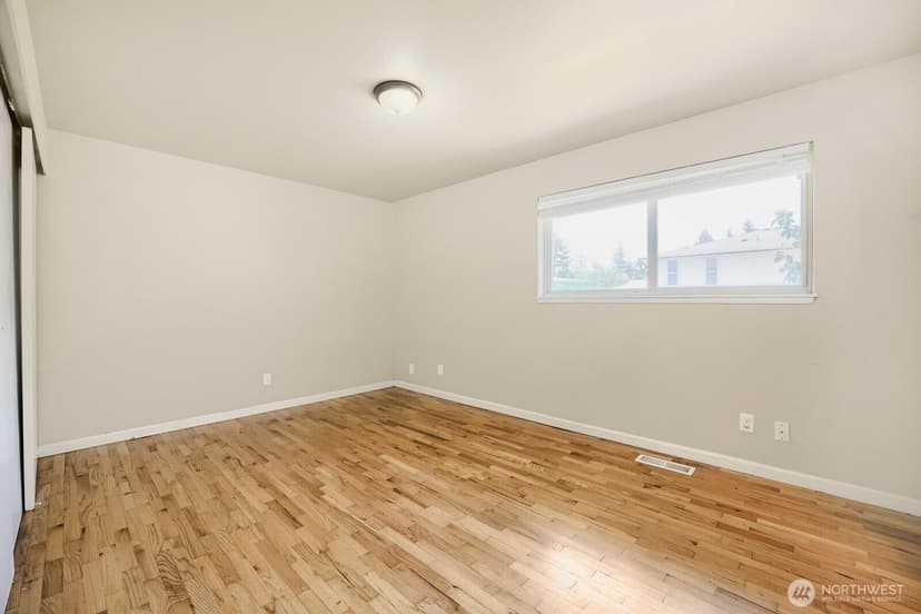 Property photo for 23227 110th Place SE, Kent photo 11