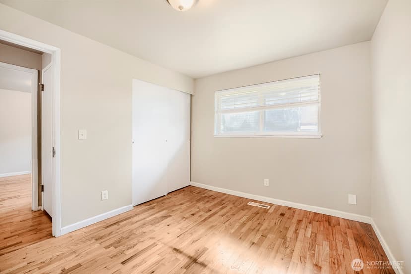 Property photo for 23227 110th Place SE, Kent photo 16