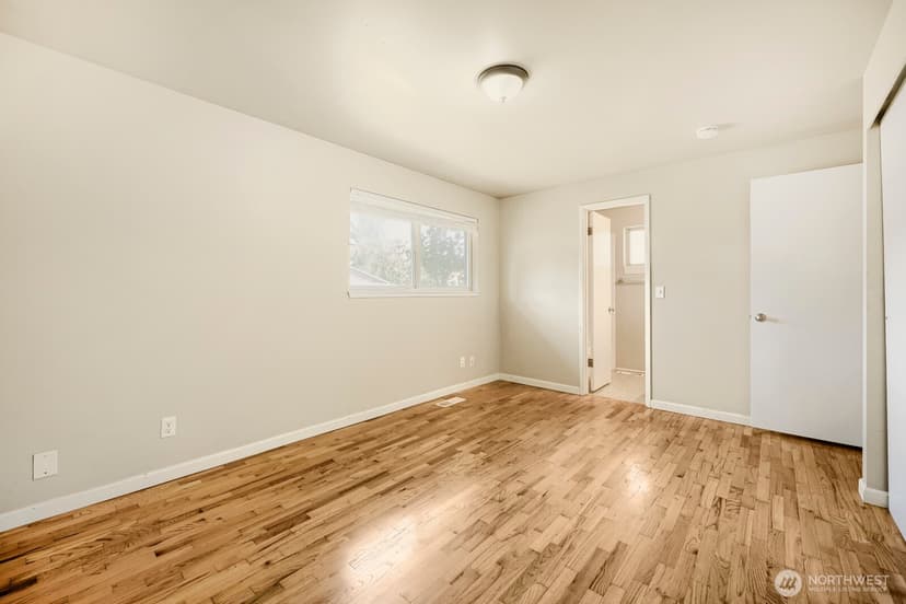 Property photo for 23227 110th Place SE, Kent photo 12