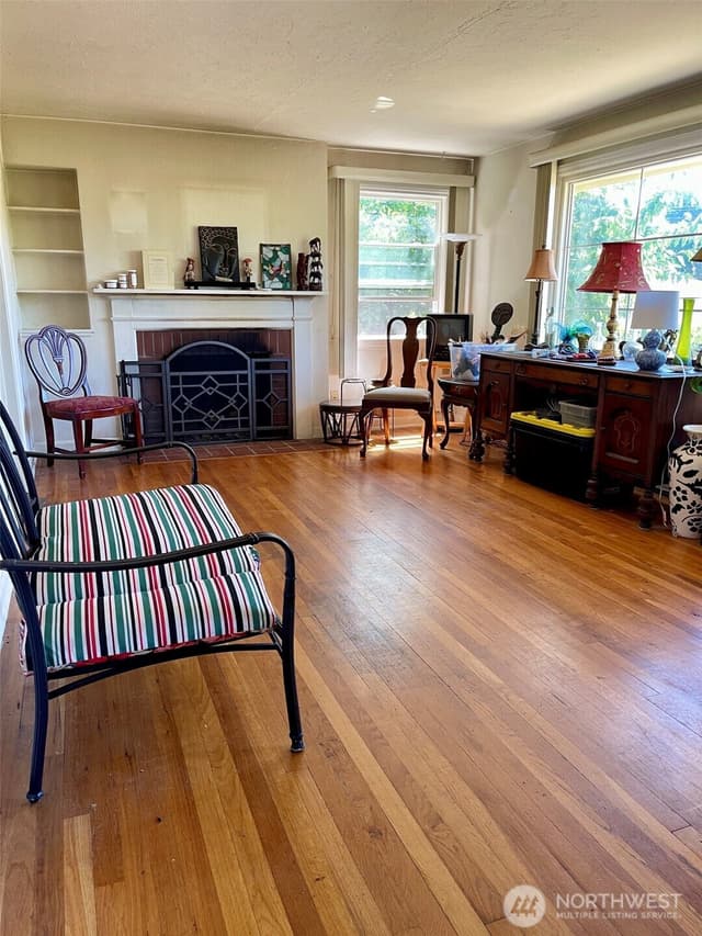Property photo for 5942 37th Avenue SW, Seattle photo 2