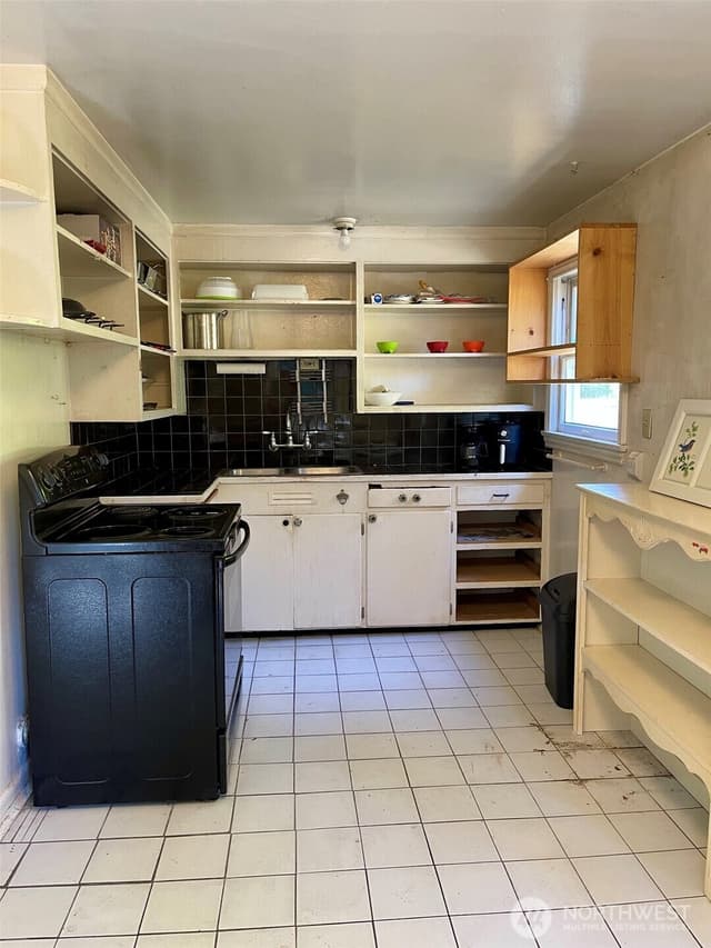 Property photo for 5942 37th Avenue SW, Seattle photo 3