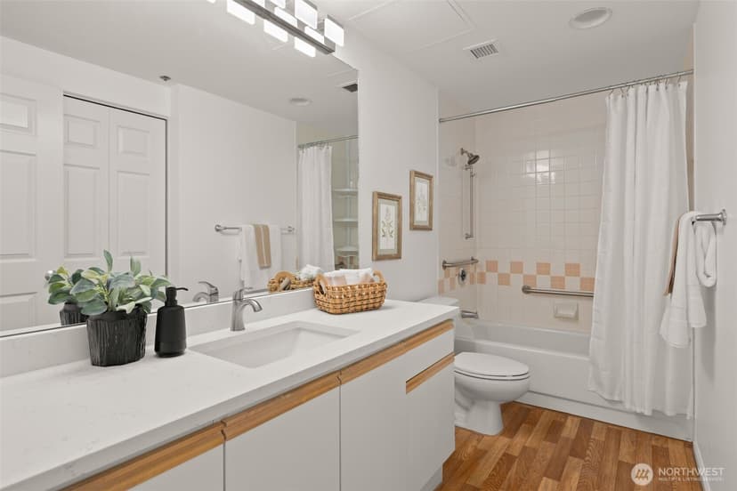 Property photo for 2600 2nd Avenue #302, Seattle photo 19