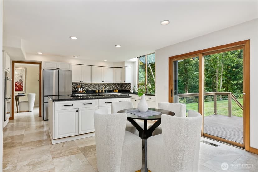 Property photo for 15609 92nd Court NE, Bothell photo 9