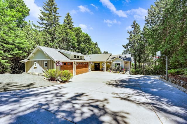 Property photo for 1103 Puget Drive E, Port Orchard photo 2
